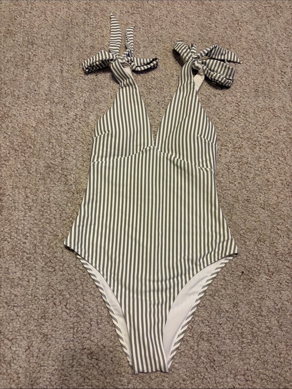 H&M Green and White Striped Women’s One-Piece High Legged Swimsuit Size: XS C5